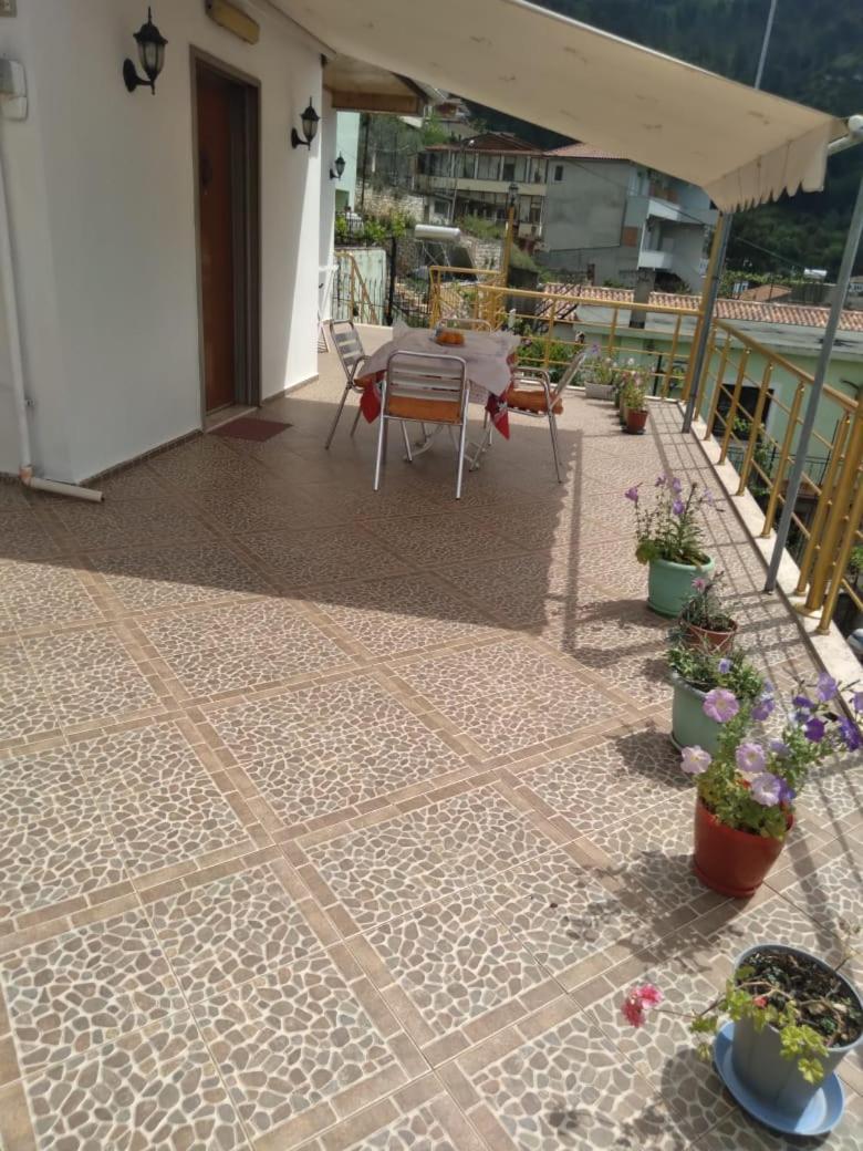 Sara Guesthouse بيرات المظهر الخارجي الصورة